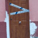 Los residentes de la calle Sierra Estrella avisaron ayer a la Policía de que varias personas habían vuelto a entrar en los «narcopisos»