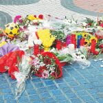 Ofrendas florales en Las Ramblas de Barcelona en recuerdo de las víctimas de los atentados yihadistas de agosto de 2017