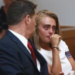 Michelle Carter escucha la sentencia del juez