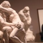 «El beso» y «El pensador» dialogan en la muestra