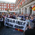 Pancarta con el lema "Sí a la calle Millán Astray"