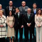Los galardonados con las Medallas de Andalucía, con los presidentes de la Junta y el Parlamento / Foto: Manuel Olmedo