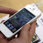 La ralentización intencionada de los modelos más antiguos de los iPhpone de Apple ha generado controversia entre sus millones de clientes.