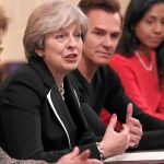 La «premier» Theresa May y el ministro de Finanzas, Philip Hammond, se reunieron ayer en Downing Street con representantes de la industria tecnológica