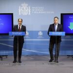 Los secretarios de Estado de Empleo, Juan Pablo Riesgo (i), y de Seguridad Social, Tomás Burgos.