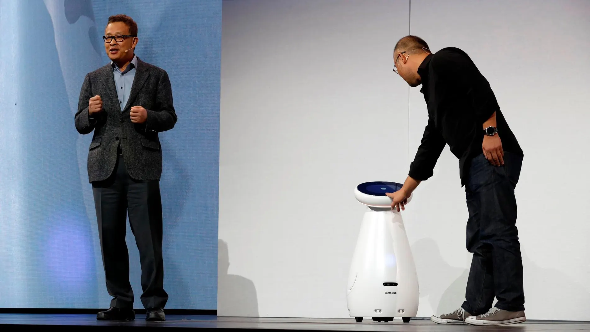 Demostración de cómo funciona el Samsung Bot Care durante el CES 2019 / Reuters