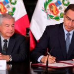 El presidente de Perú, Martín Vizcarra junto al primer ministro, César Villanueva, el pasado 9 de octubre / Efe
