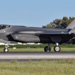 Un caza F-35 en la base aérea de Morón de Sevilla