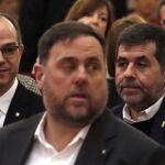 Jordi Sánchez, el único que luce el lazo amarillo en el juicio