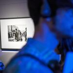 La exposición, que reúne más de un centenar de piezas, muestra el recorrido del célebre autor. Estará hasta el 8 de enero en la Fundación Canal