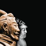 En primer lugar, la cabeza de una de las estatuas de Terracota. Al fondo, Pericles, en representación del mundo griego