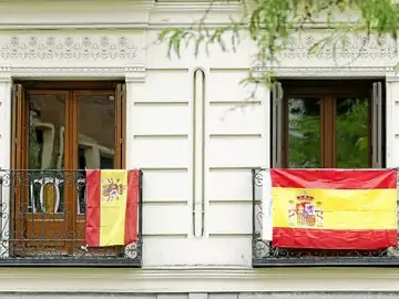 ¿Está permitido exhibir la bandera española en la ventana? Esto dice la ley ¿Está permitido exhibir la bandera española en la ventana? Esto dice la ley