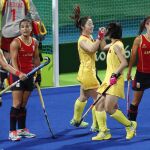Las jugadores chinas celebran un gol ante las jugadoras españolas