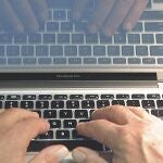 Programador, de las profesiones con menos competencia