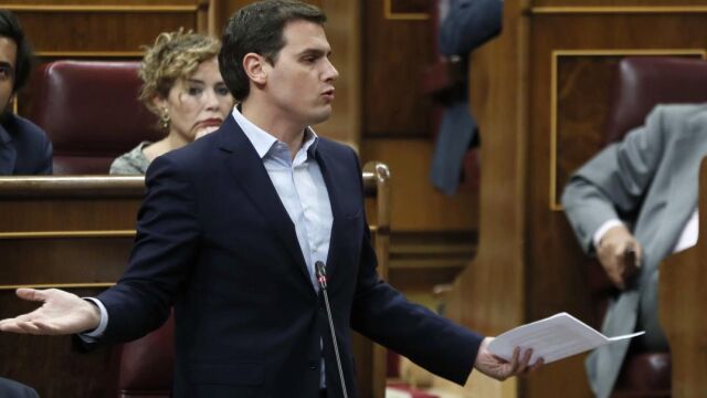 El TC y el Supremo desaconsejaron la impugnación que exige Rivera