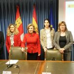 María José Salgueiro preside la reunión, junto a Gómez, Alín Lucio-Villegas, Irene Núñez y María Ángeles Rodríguez