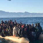 Inmigrantes irregulares en una patera
