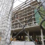 El mercado inmobiliario vuelve a moverse tras años de claro retroceso. Sobre estas líneas, las obras en un bloque de viviendas en la capital hispalense