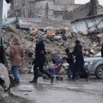 Habitantes del barrio de Al-Kallasseh, en el área oriental de Alepo