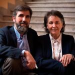 Jiménez e Ibáñez sentados en unas escaleras | José Pedro Salinas