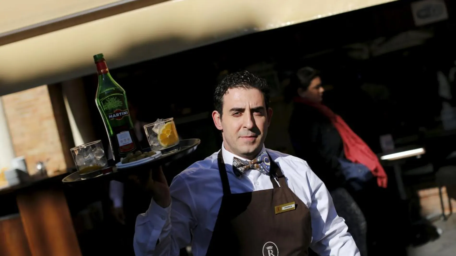 El sector servicios es el que más empleo crea durante los meses de verano