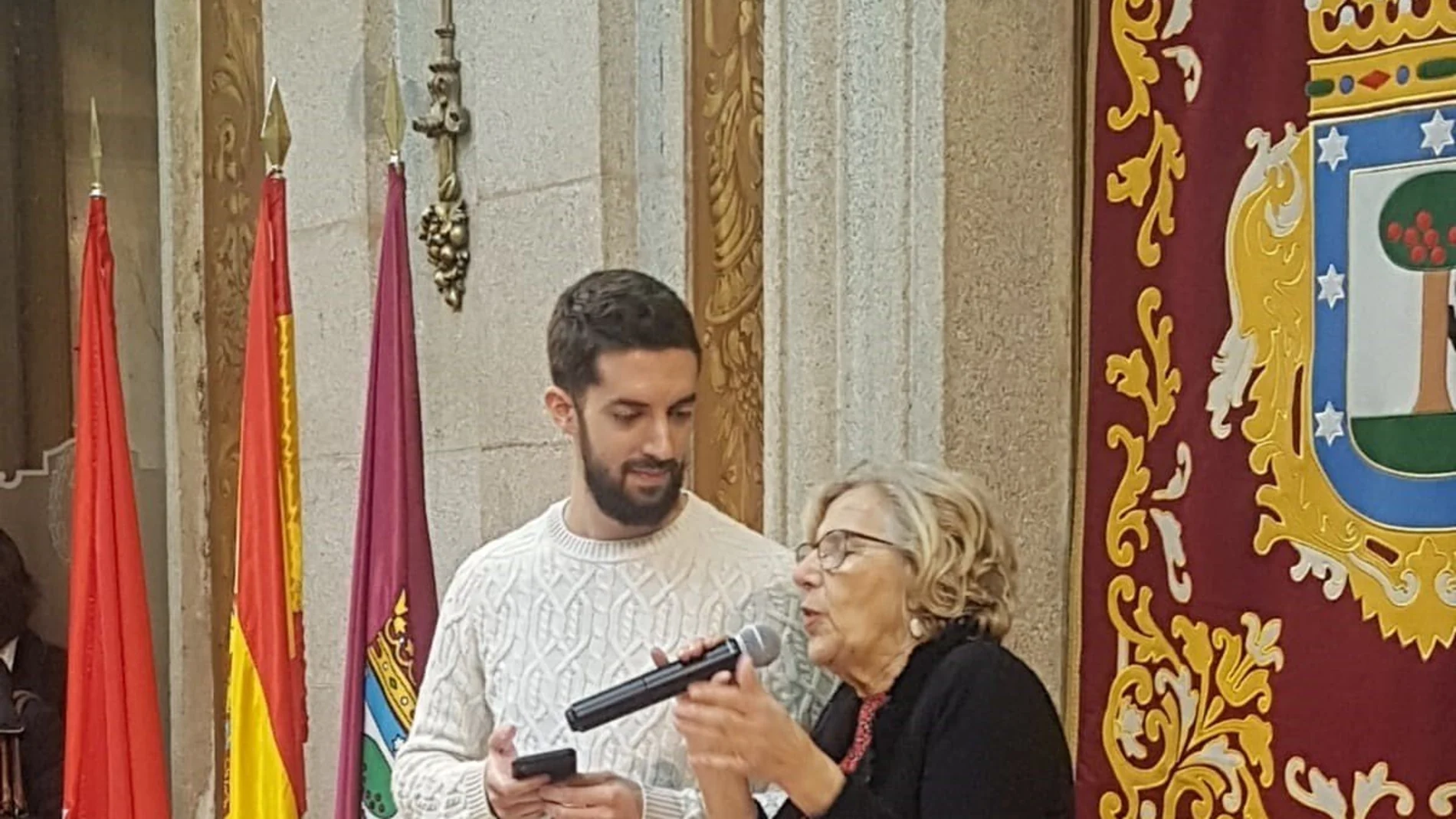 Y Errejón se sumó a la fiesta de Carmena