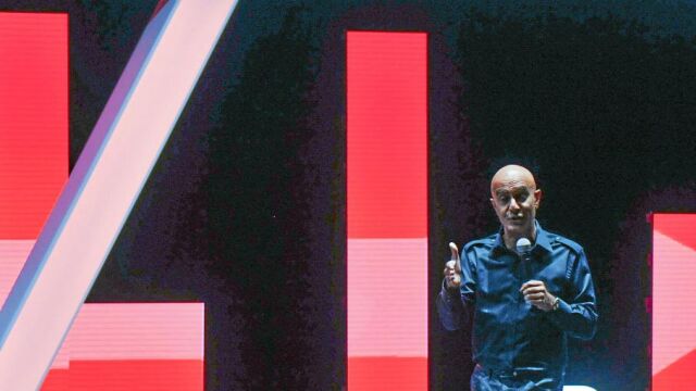 Robin Sharma, autor de «El monje que vendió su Ferrari», inauguró el encuentro de líderes