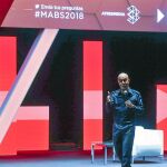 Robin Sharma, autor de «El monje que vendió su Ferrari», inauguró el encuentro de líderes