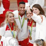 Lydia Valentín, Orlando Ortega, Carolina Marín y Ruth Beitia, en un «selfie» durante la recepción