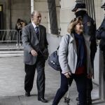Lopera, accediendo a los juzgados