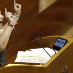 La síndica del grupo popular en Les Corts, Isabel Bonig, durante su intervención de ayer