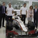 Inaguracion escuderia HRT (Hispania Racing Team). Ana Botella y Pedro Martinez de la Rosa. La Caja Magica, Madrid.