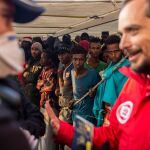 El buque «Open Arms» a su llegada al puerto de Crinavis de San Roque, en la Bahía de Algeciras (Cádiz)