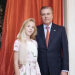 María Carolina de Borbón-Dos Sicilias junto a su padre, Carlos, de quien heredó el título de duquesa de Calabria