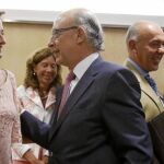 La consejera de Hacienda, María Jesús Montero, y el ministro del ramo, Cristóbal Montoro