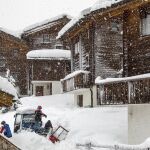 Incomunicados en Zermatt y Saas-Fee por riesgo de aludes en los accesos