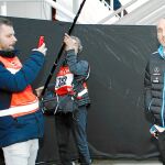 El polaco apenas tiene movilidad en la mano derecha, pero ha aprendido a ser zurdo y centra los esfuerzos en esta mano / Efe