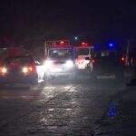Los servicios de emergencia trsladan a los heridos