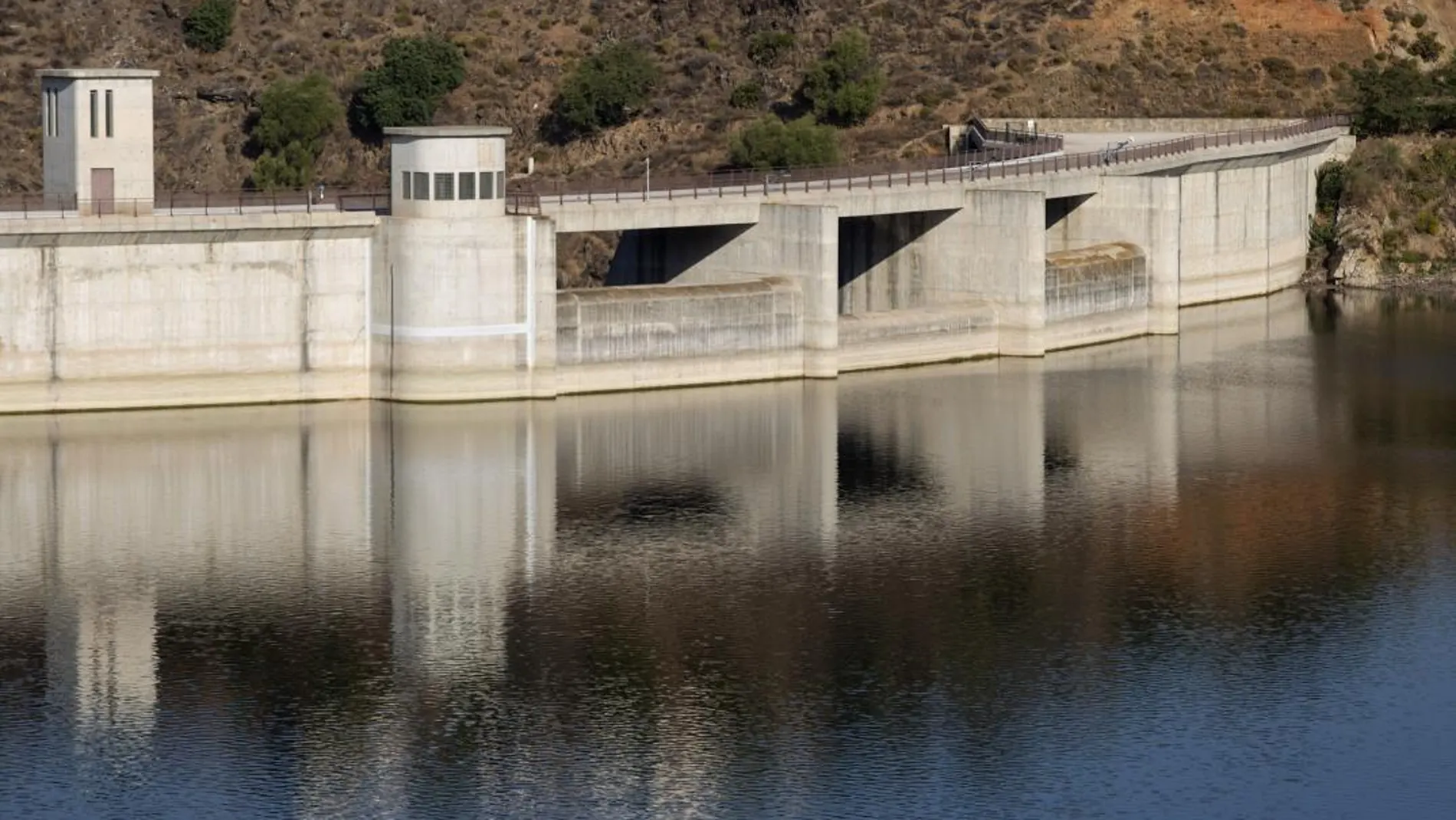 Vista del embalse de Casasola ubicado en el municipio malagueño de Almogía / Foto: Efe