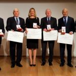Manuel Vidal, Manuel Lamelas, Pilar del Olmo, Antonio Miguel Méndez Pozo, Vicente Villagrá con la Medalla de Honor