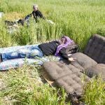 Cañamero y un jornalero descansan en la finca tomada