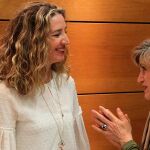 La Consejera de Familia e Igualdad de Oportunidades, Alicia García, asiste al Pleno del Consejo Territorial de Servicios Sociales y del Sistema para la autonomía y atención a la Dependencia. En la imagen la Consejera dialoga con la ministra de Sanidad, Consumo y Bienestar Social, María Luisa Carcedo.