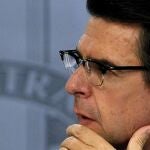 El ministro de Industria, Energía y Turismo, José Manuel Soria, durante la rueda de prensa posterior al Consejo de Ministros de hoy.