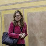 La consejera de Salud, Marina Álvarez, ha negado de forma insistente la falta de profesionales en la sanidad pública andaluza