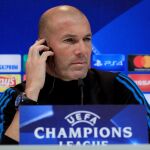 El técnico francés del Real Madrid, Zinedine Zidane, durante la rueda de prensa posterior al entrenamiento realizado hoy en la Ciudad Deportiva de Valdebebas