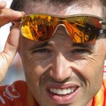 Samuel Sánchez antes de comenzar una etapa de la Vuelta a España