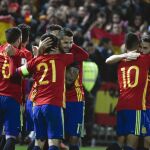 Vitolo celebra con sus compañeros
