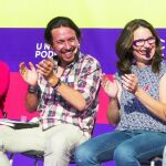 Ada Colau junto a Pablo Iglesias en un acto organizado en Barcelona por En Comú Podem en la campaña de las últimas elecciones generales.