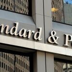 S&amp;P congela la subida del «rating» de España por el desafío soberanista