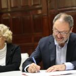 Javier Barbero junto a la alcaldesa Manuela Carmena en imagen de archivo